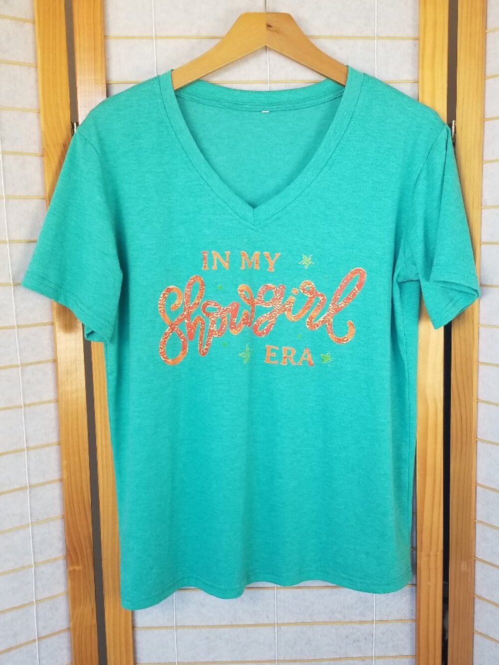 Showgirl Era Green V-Neck T-Shirt Cotton Poly Blend Size Medium